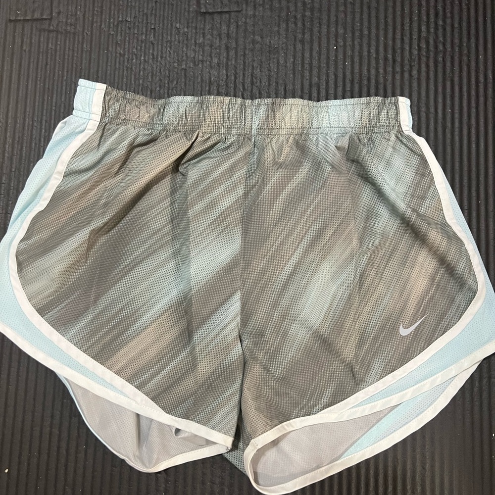 NIKE WOMEN SHORTS